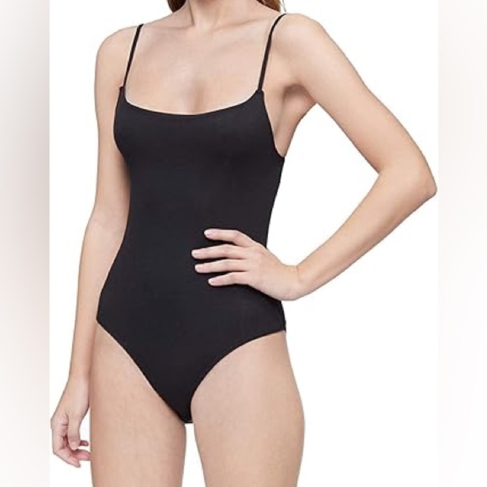 ⭐️ Calvin Klein Low Back Ribbed Bodysuit - Picture 4 of 10